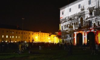 #22.2.22 Videomapping per il Monumento a Verdi