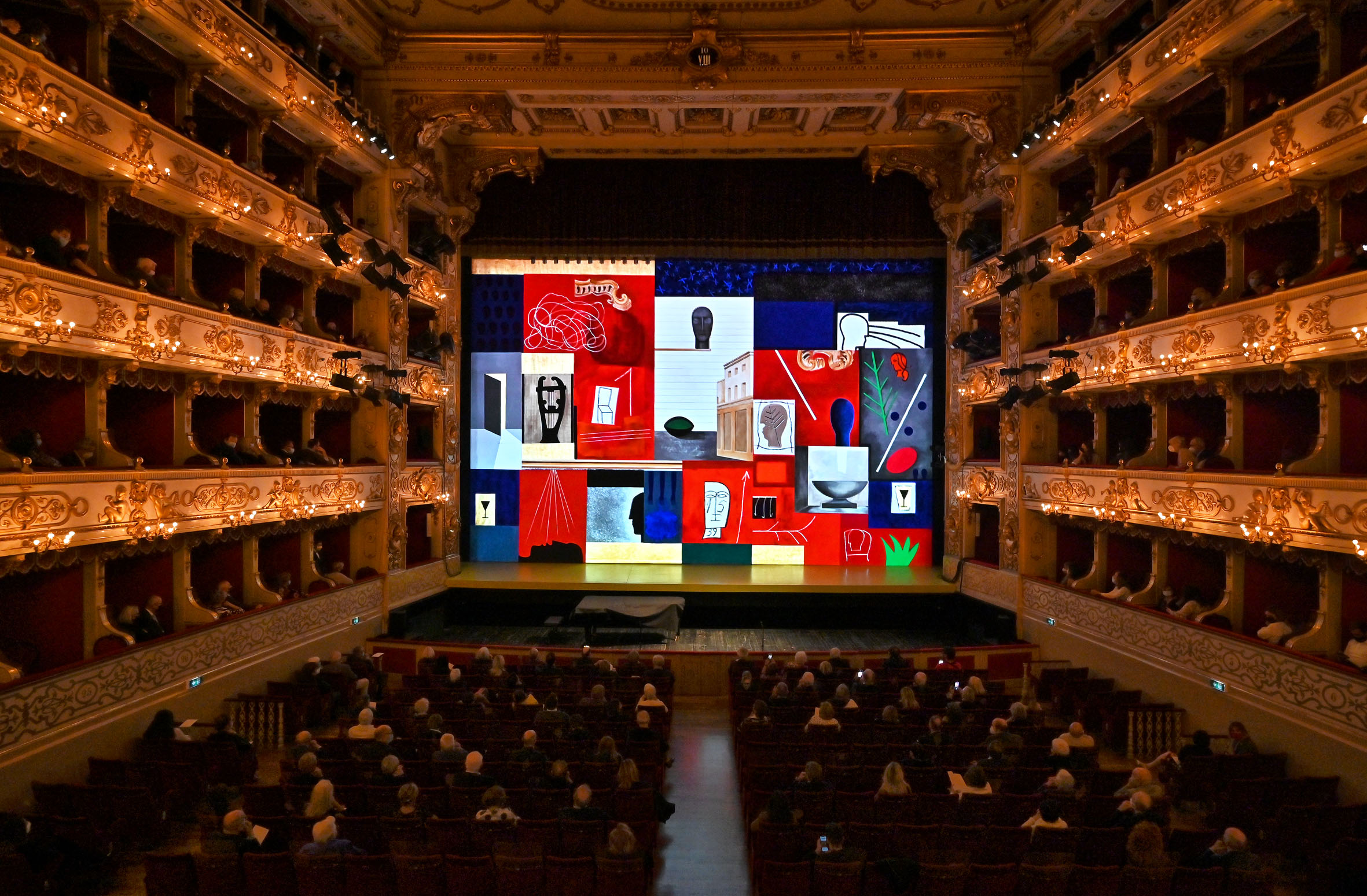 Sipario d’artista – Mimmo Paladino