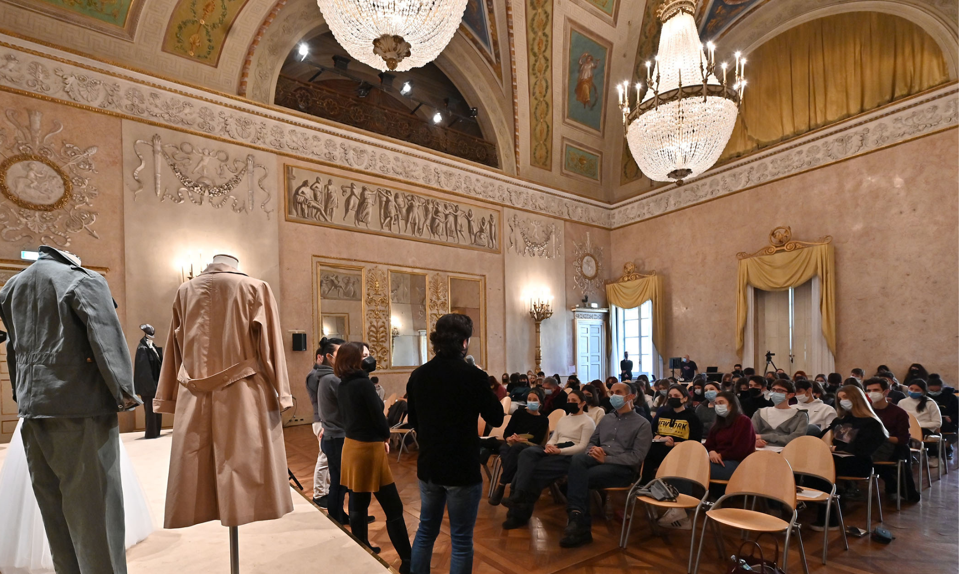 MEETING WITH THE ARTISTS