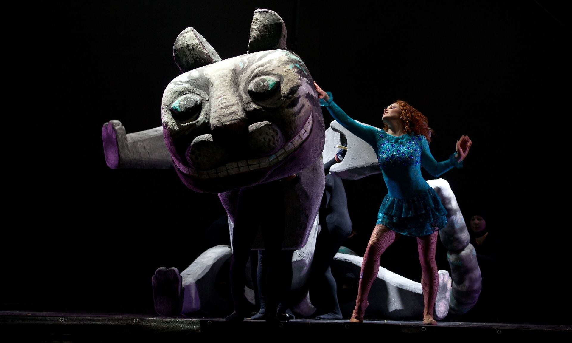 CIRCUS-THEATRE ELYSIUM DI KIEV  ALICE IN WONDERLAND